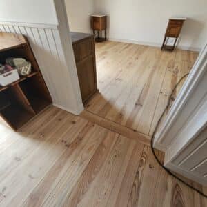 Parquet en pin massif clair